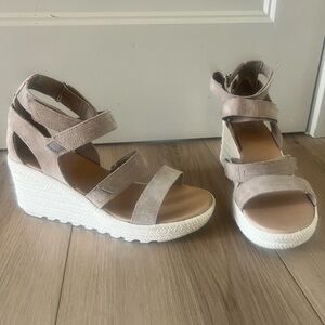 Sorel Cameron multi strap wedge sandal
